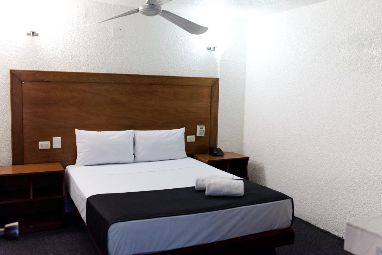 Hotel Central Irapuato - Hotel En Ирапуато Экстерьер фото